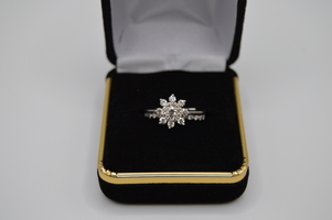 Plantinum Tiffany Diamond Ring.  Very Sparkly!! 1299.00