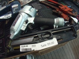 Hitachi nt65MA4 NailGun
