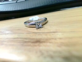  Platinum Female White Ring