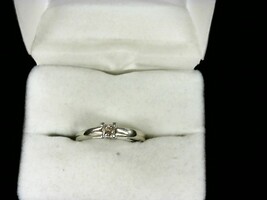  Platinum Female White Ring