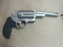 Taurus Int'l Revolver Double-Action 410/45 lc Cal. Judge