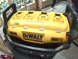 Dewalt Charger 20 volt 