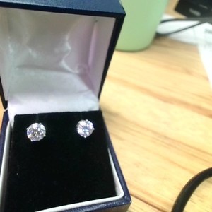 1.5 caret Moissanite 14kt Earings