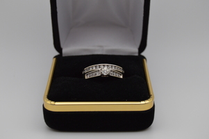 14 kt  White Gold solitaire w/band 