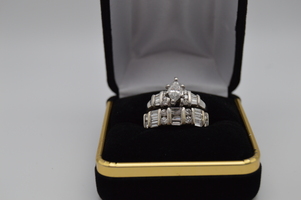 Marquise  Cut Diamond ring set in  14kt White Gold 