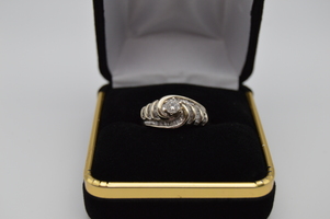 Solitaire Diamond ring with mulitple baguette diamond accents -14kt white gold 