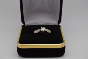 Solitaire  diamond  White Gold Princess cut diamond 
