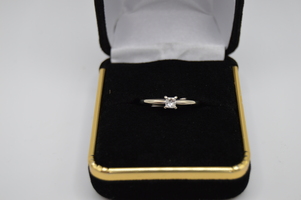  White Gold Diamond Ring Princess Cut Only 289.00