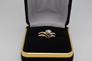 14Kt White gold diamond ring set 
