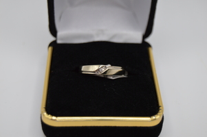 3 diamonds  Gold band set in white gold   Only 299.00