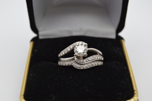 Gorgeous Engagement set.  Over a caret with matching band 14kt gold