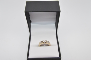Unique heart shaped Diamond Ring