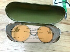 Vin Glasses Wilson